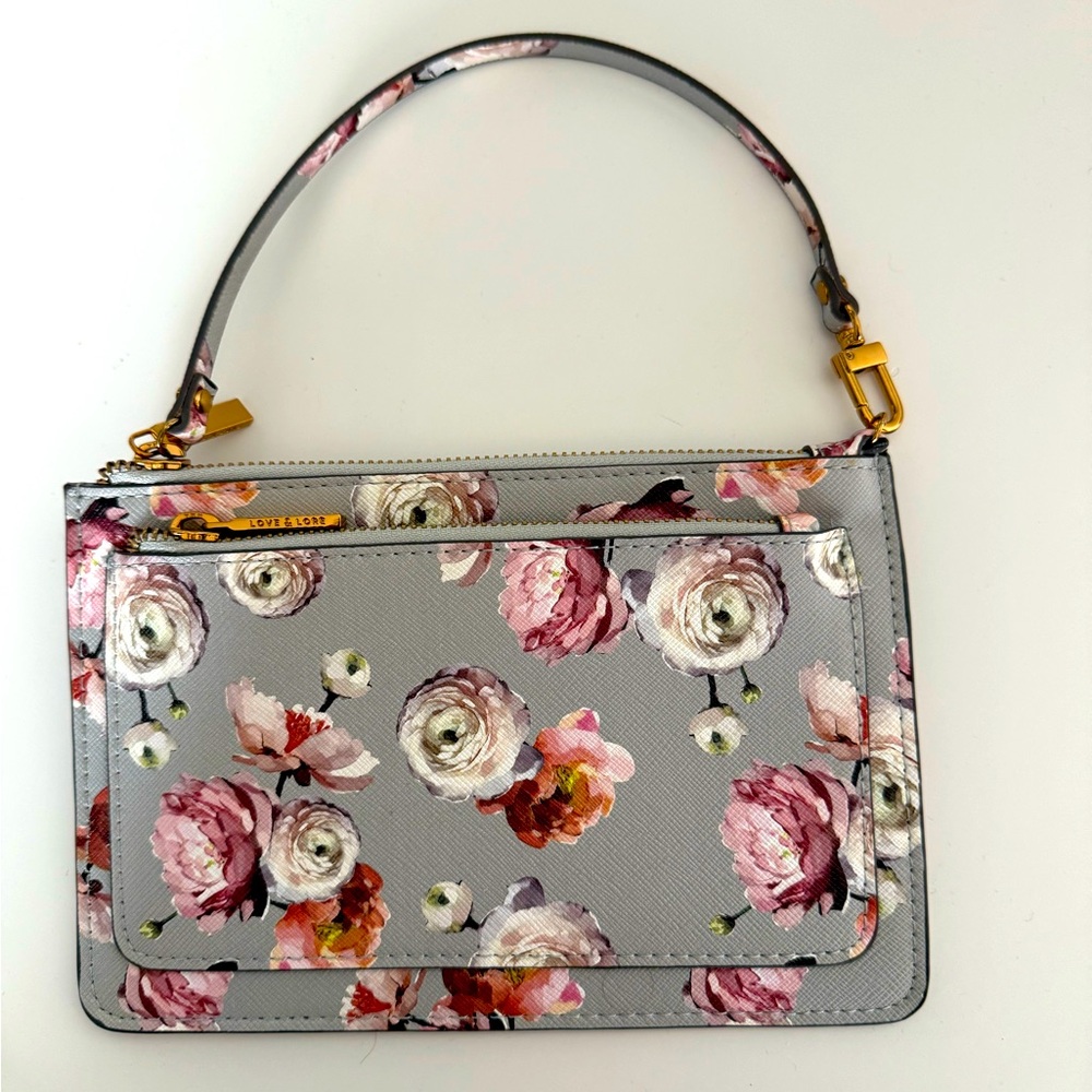 NWOT Love & Lore Floral Wristlet